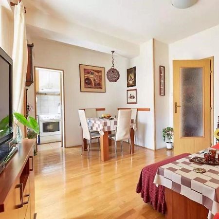 Апартаменты Bohemian Quarter / City Park, Free Parking Скопье Экстерьер фото